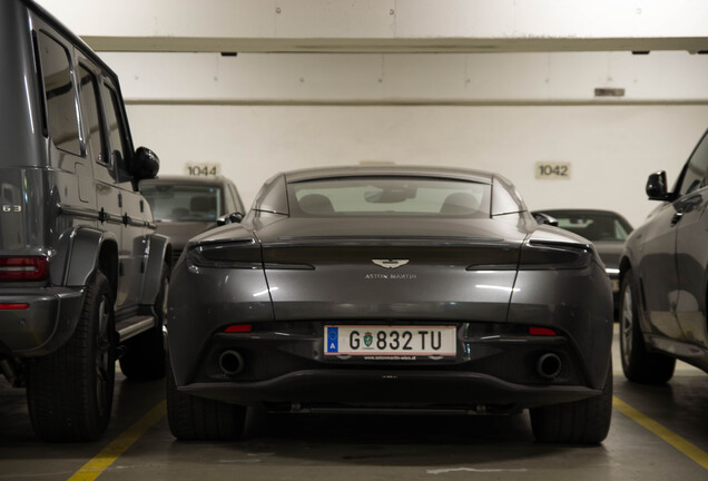 Aston Martin DB11 V8