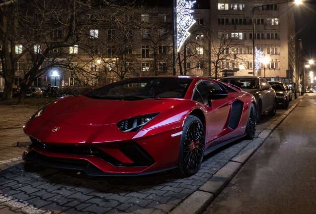 Lamborghini Aventador S LP740-4