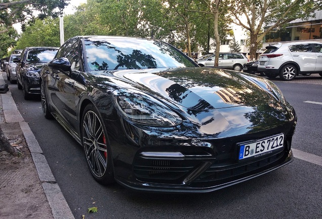 Porsche 971 Panamera Turbo