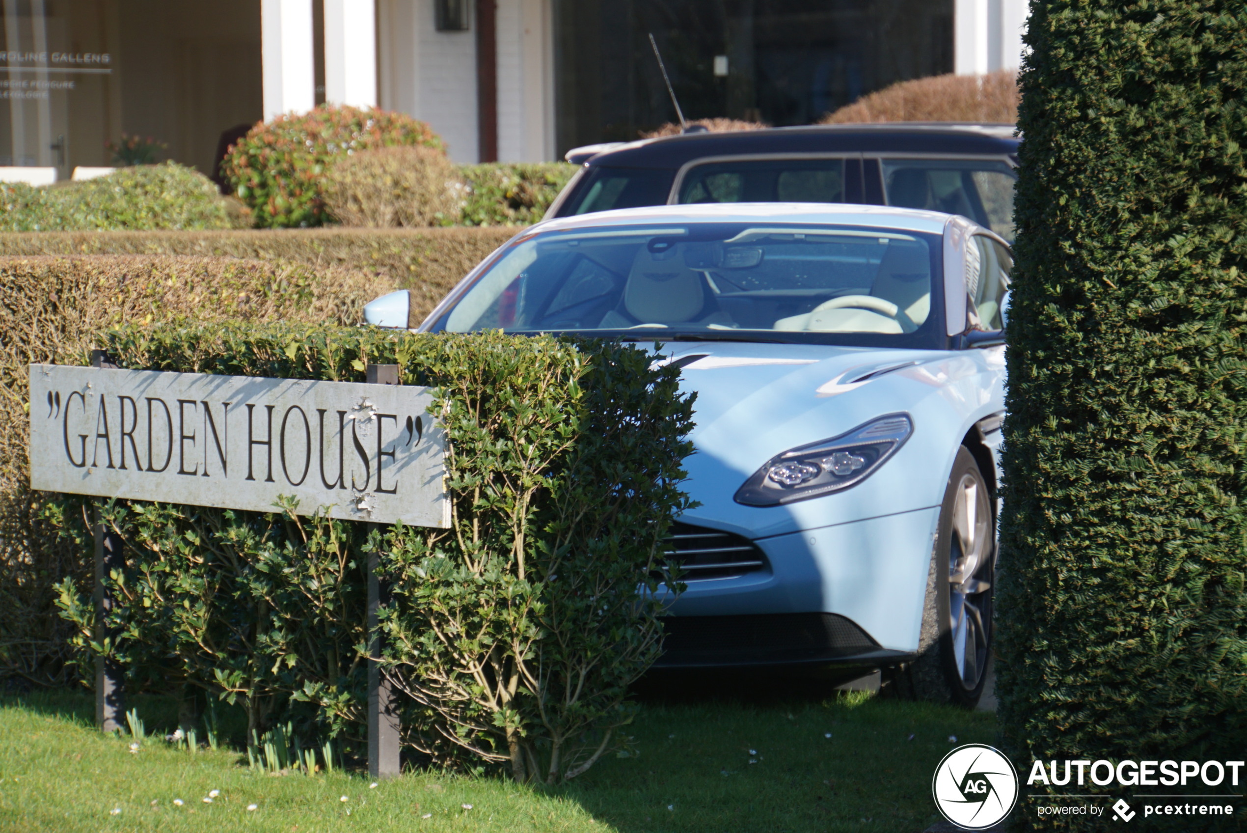 Aston Martin DB11 Launch Edition