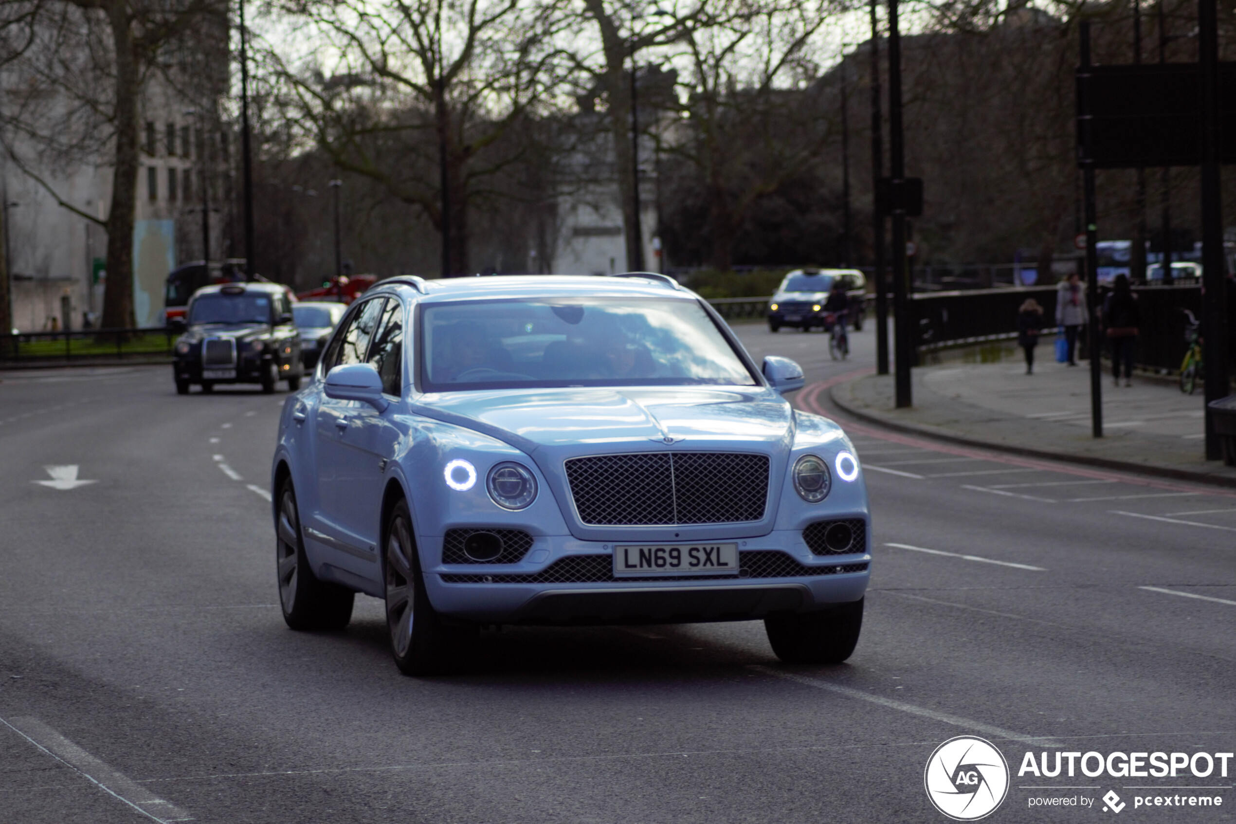 Bentley Bentayga Hybrid