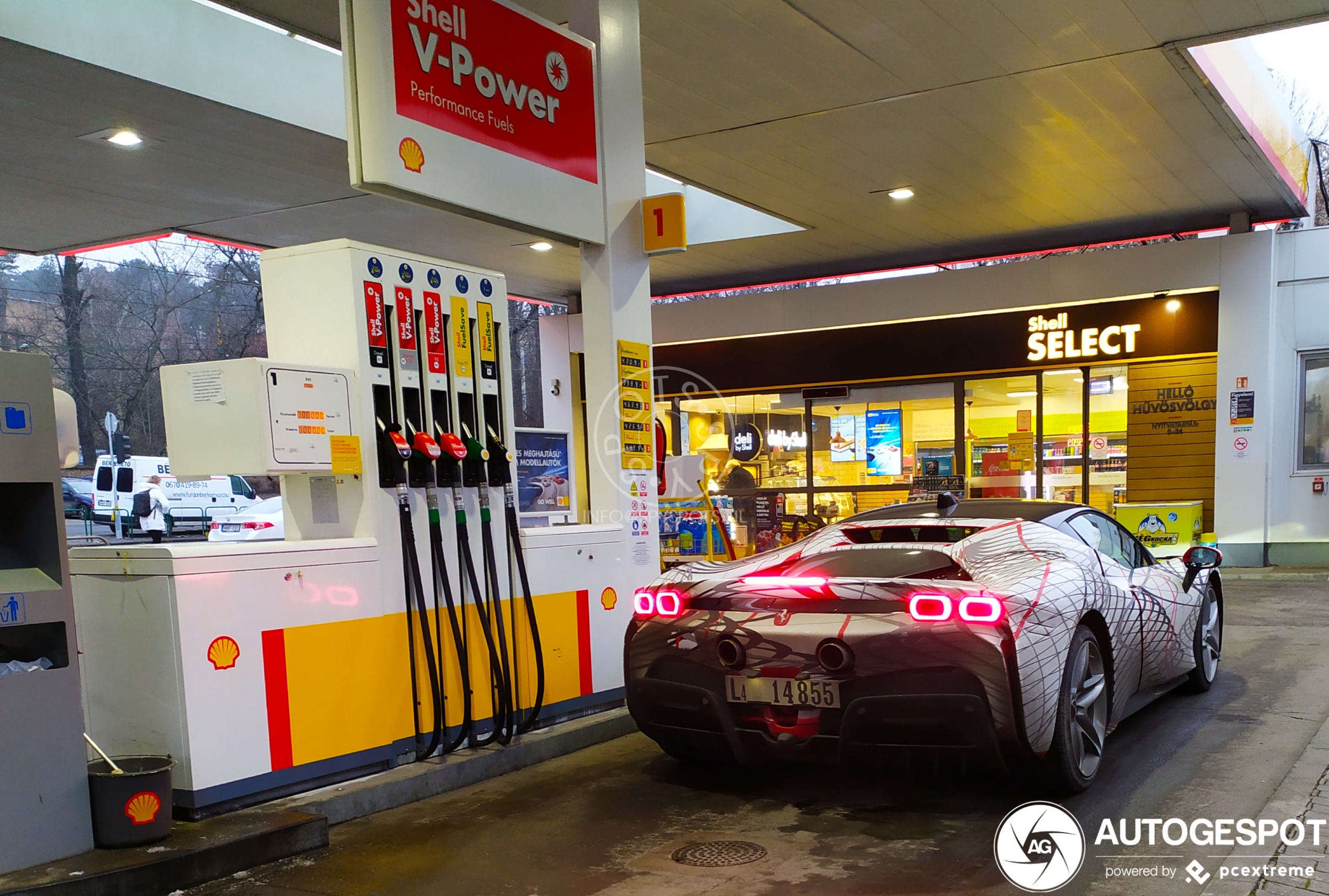 Ferrari SF90 Stradale