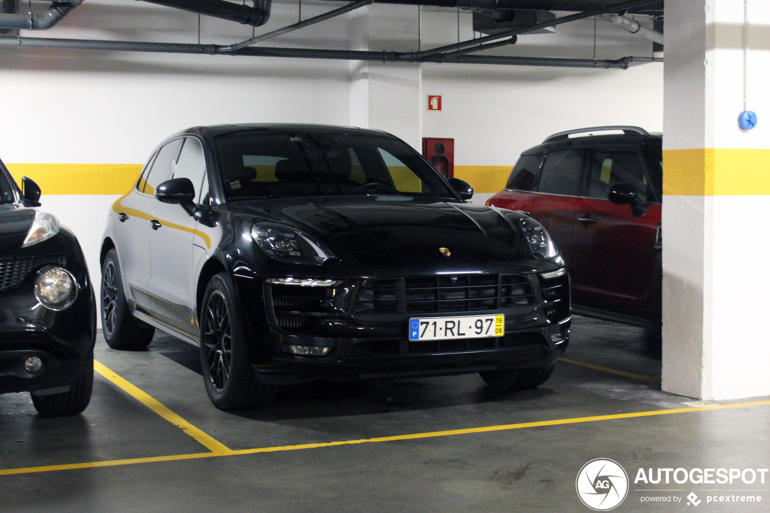 Porsche 95B Macan GTS