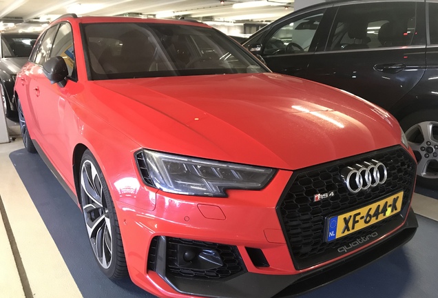 Audi RS4 Avant B9