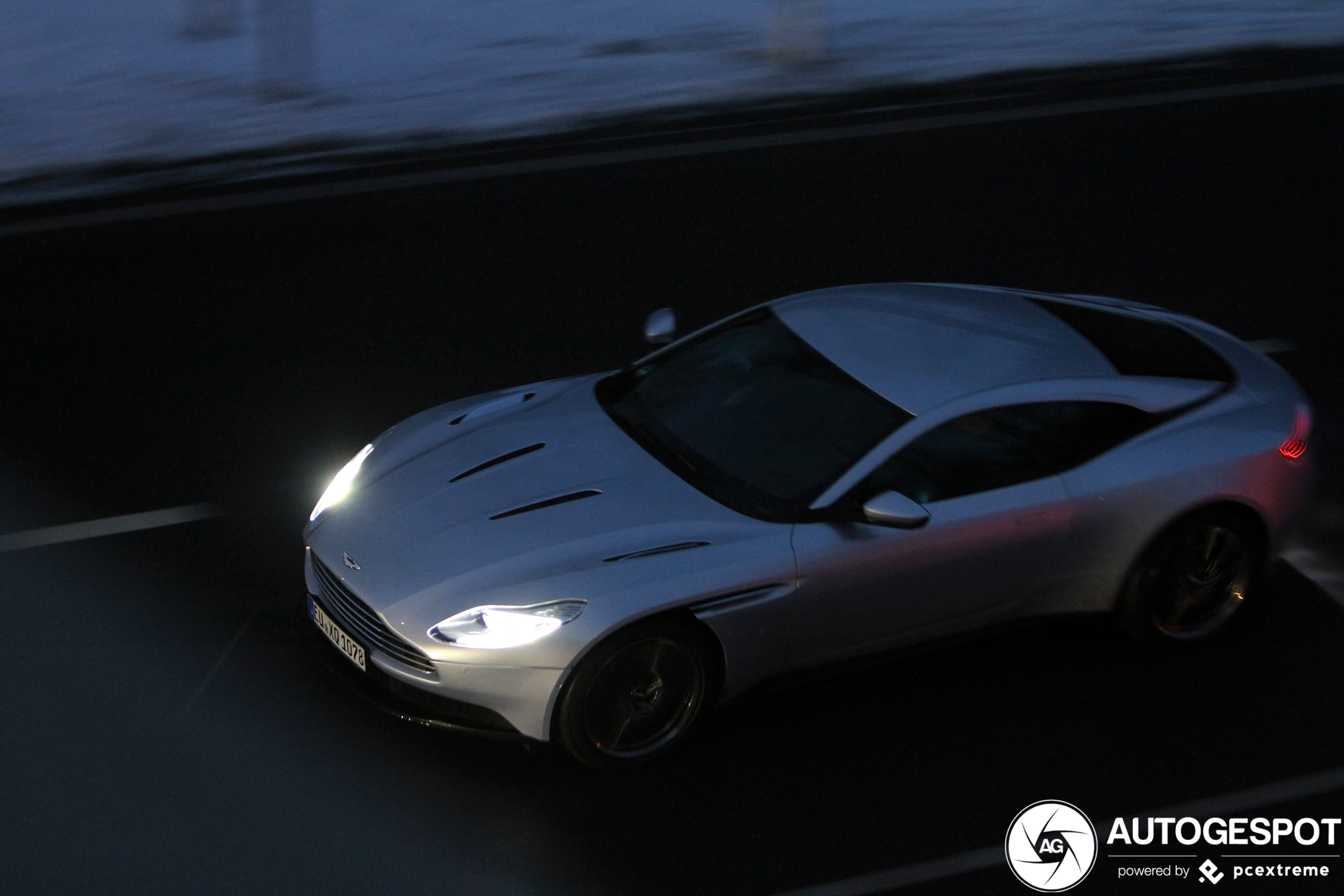 Aston Martin DB11