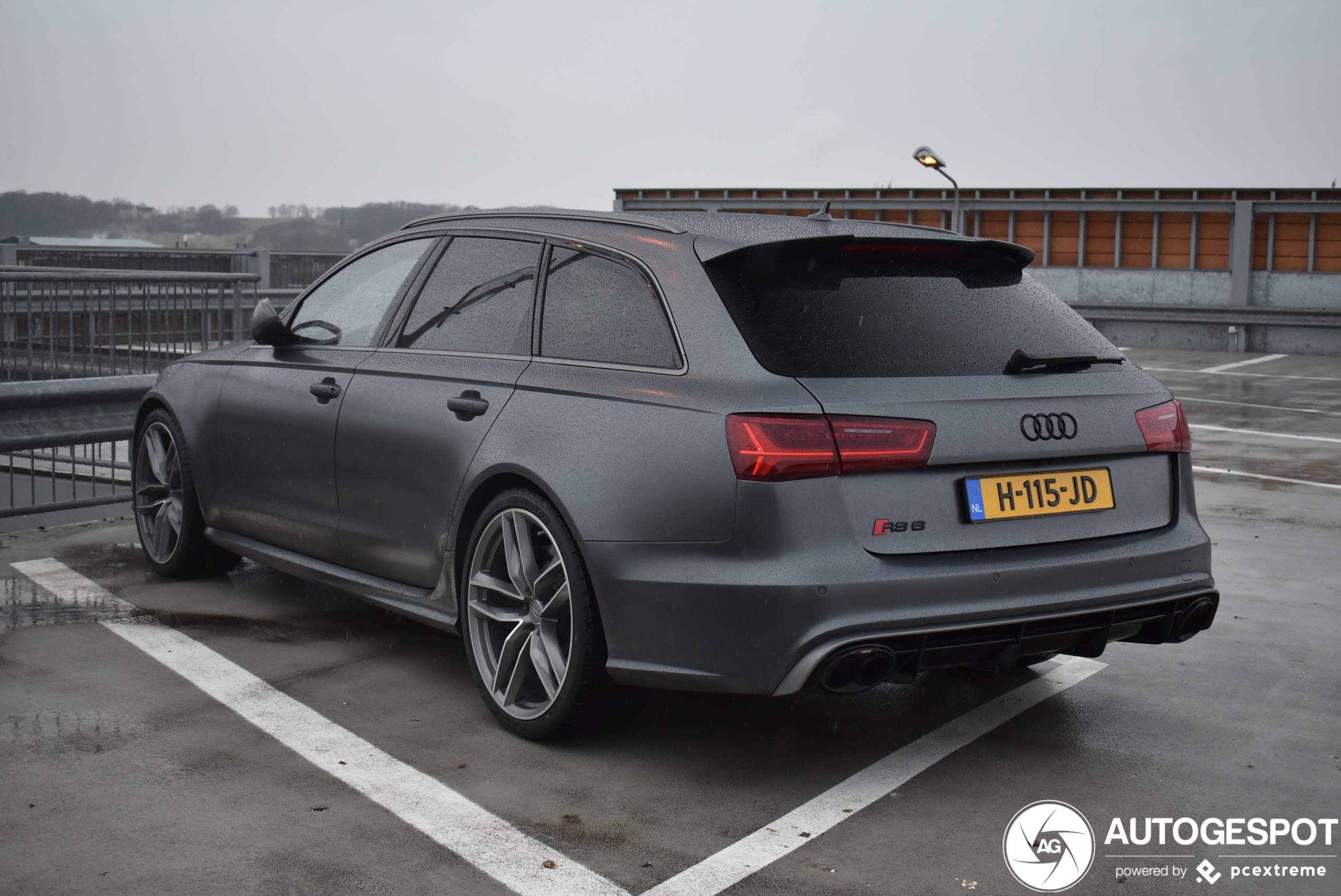 Audi RS6 Avant C7 2015