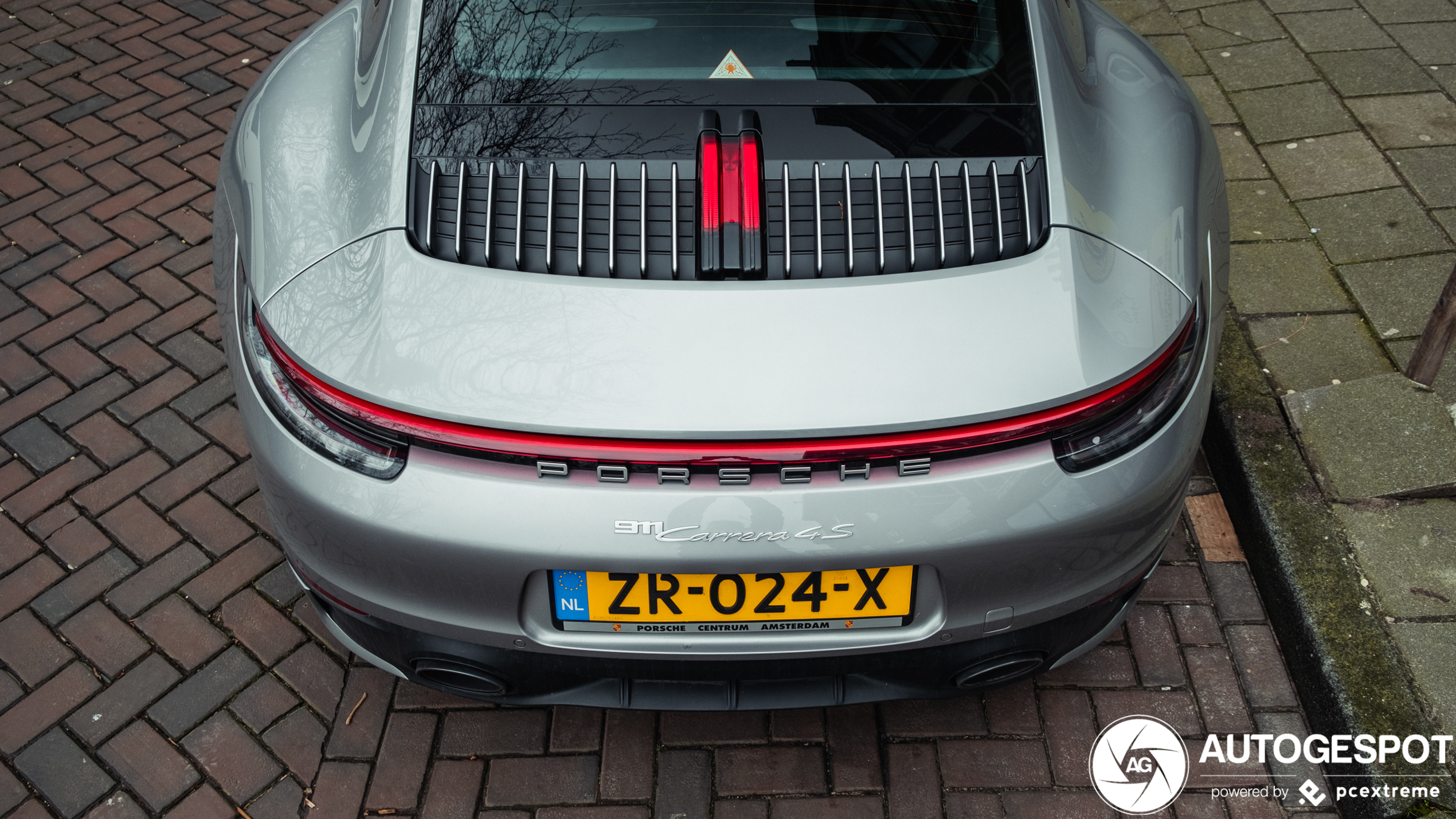 Porsche 992 Carrera 4S