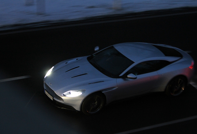 Aston Martin DB11