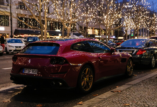 Ferrari GTC4Lusso T