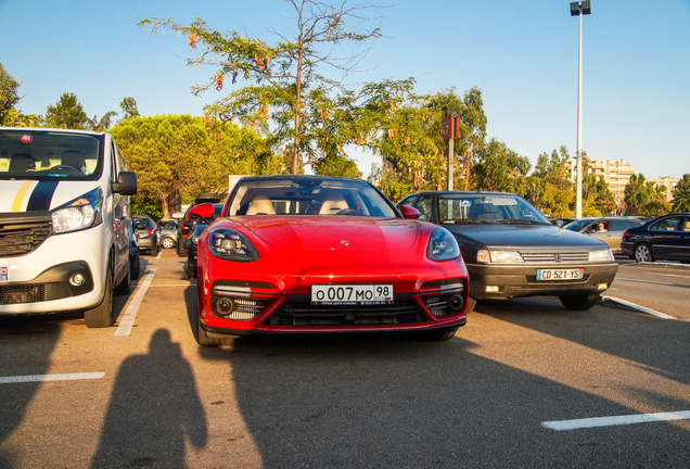 Porsche 971 Panamera Turbo