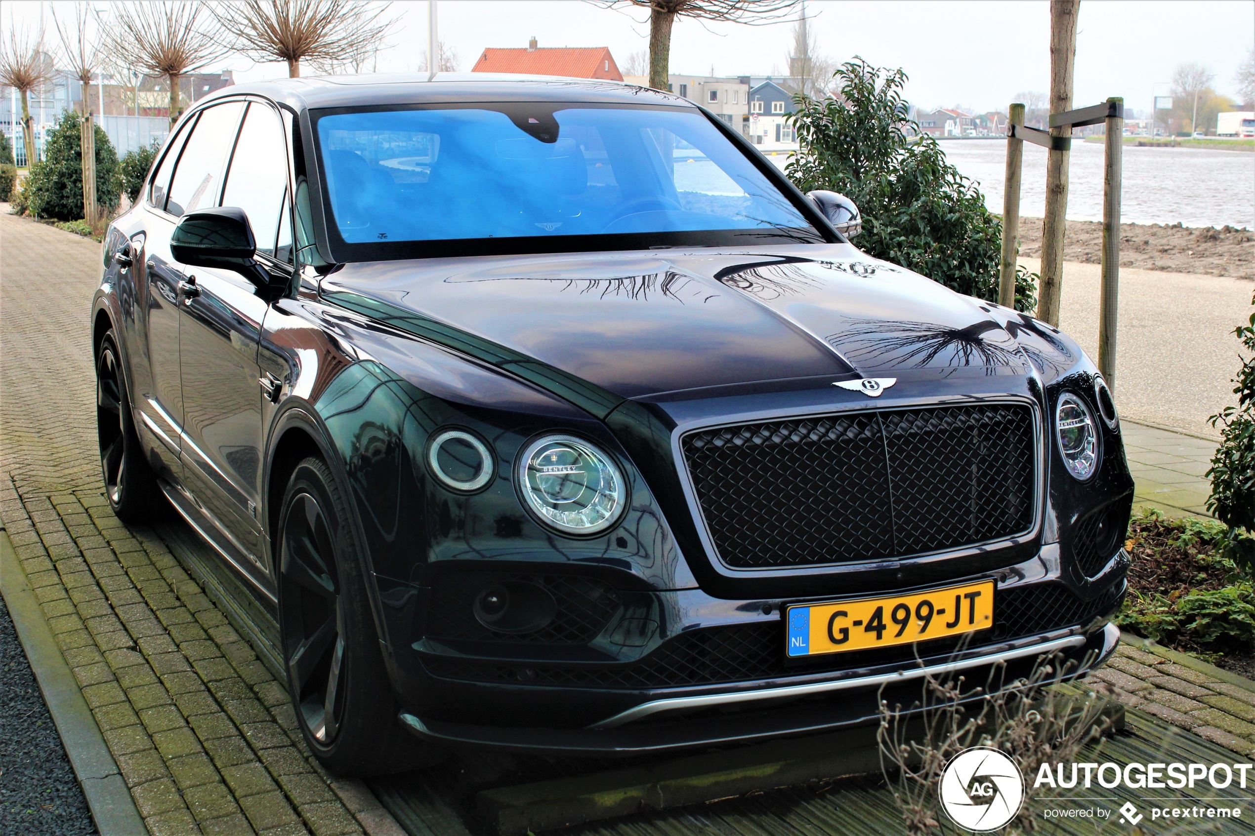 Bentley Bentayga V8