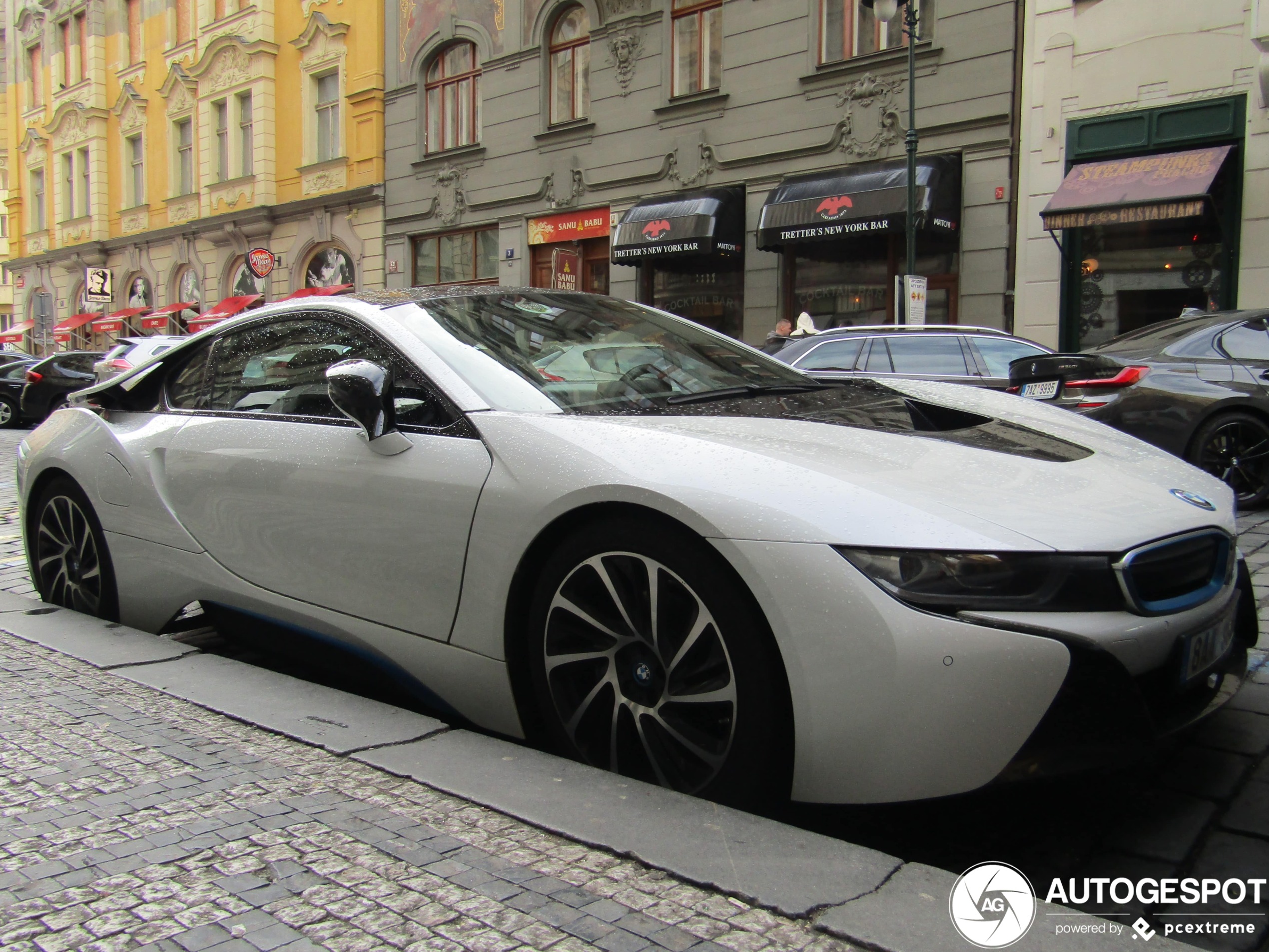 BMW i8