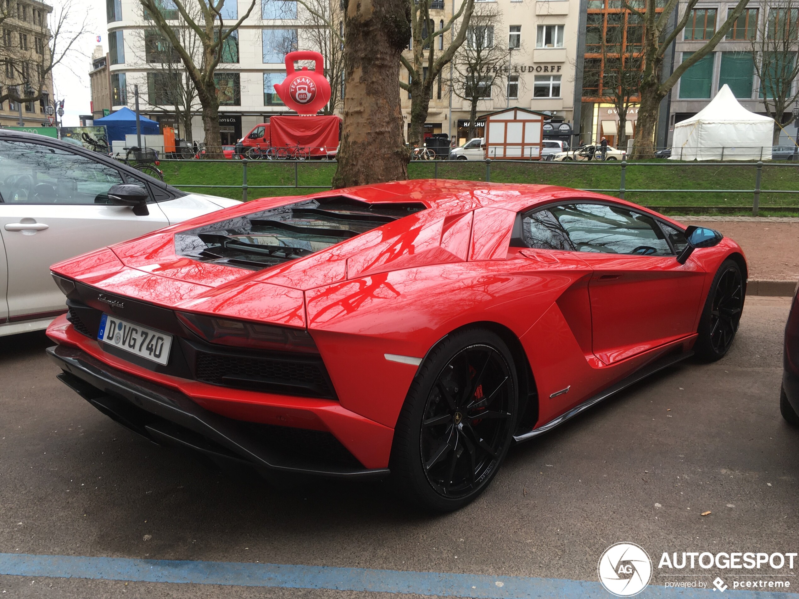 Lamborghini Aventador S LP740-4