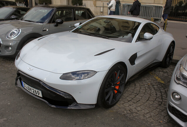 Aston Martin V8 Vantage 2018