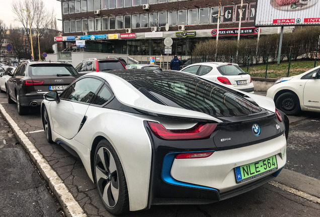 BMW i8