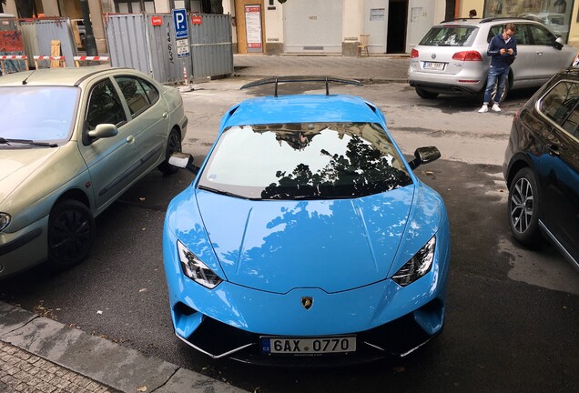 Lamborghini Huracán LP640-4 Performante