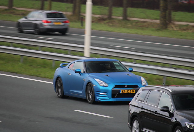 Nissan GT-R 2011