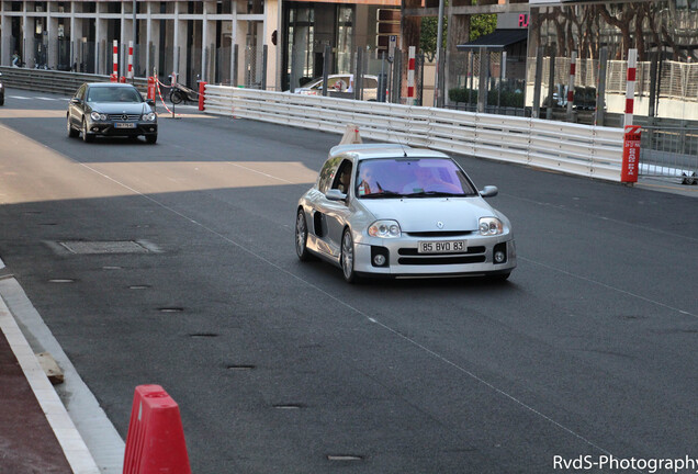 Renault Clio V6