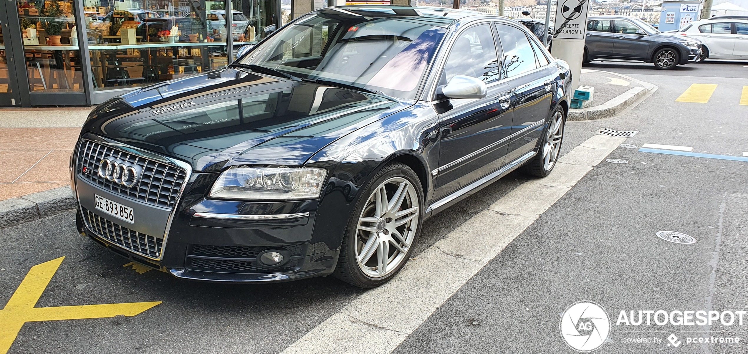 Audi S8 D3