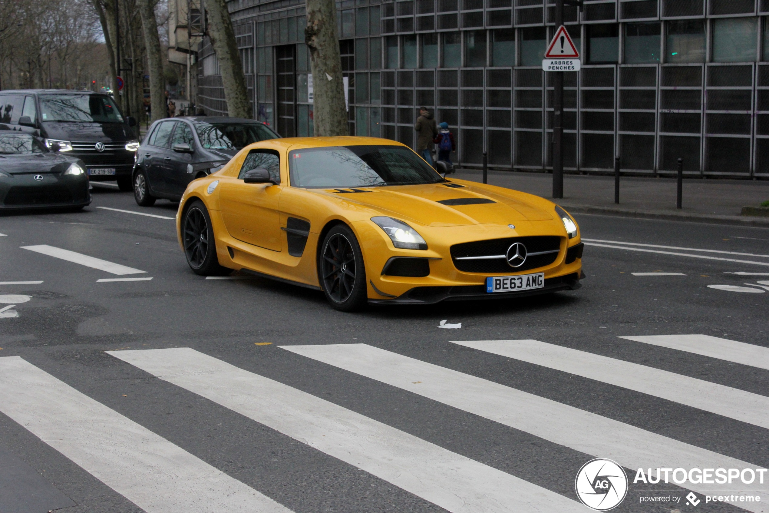 ♥️ sls amg スペシャルムービー　新品未開封 Mercedes-Benz SLS AMG ガルウィングをもつ新型スポーツカー発売