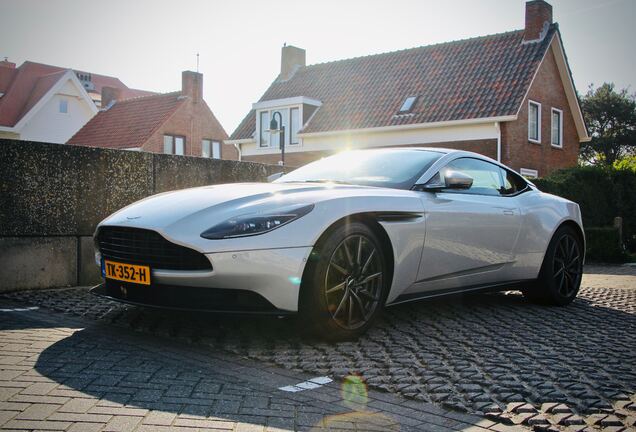 Aston Martin DB11 V8