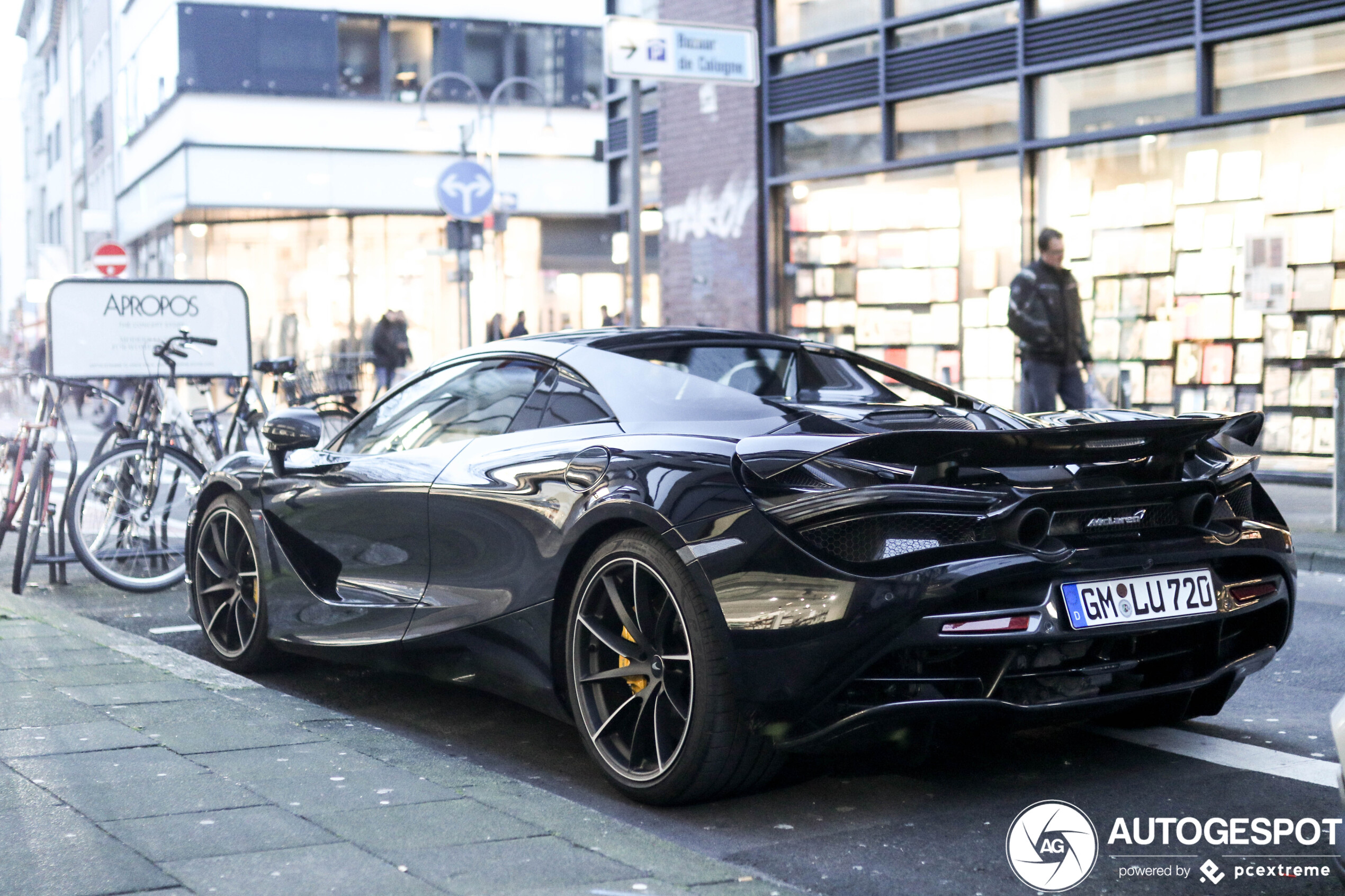 McLaren 720S Spider