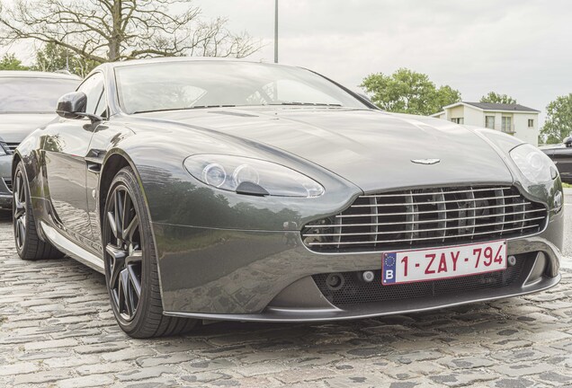 Aston Martin V8 Vantage 2012