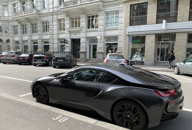 BMW i8