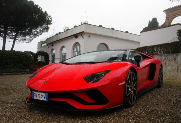 Lamborghini Aventador S LP740-4 Roadster