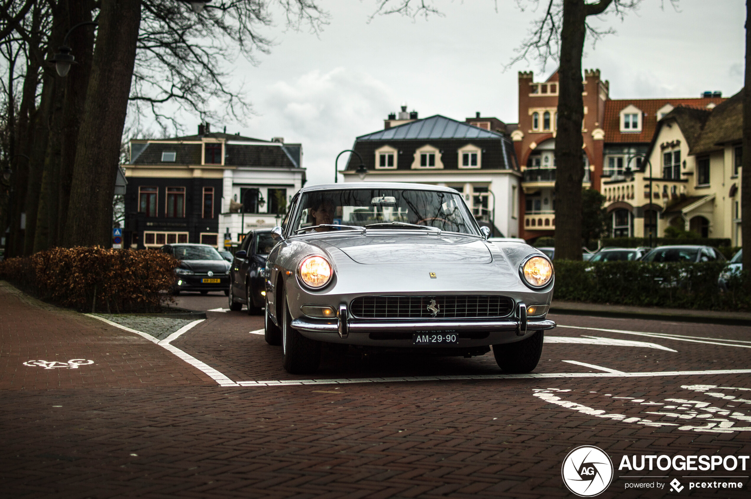 Ferrari 330 GT 2+2 Series II