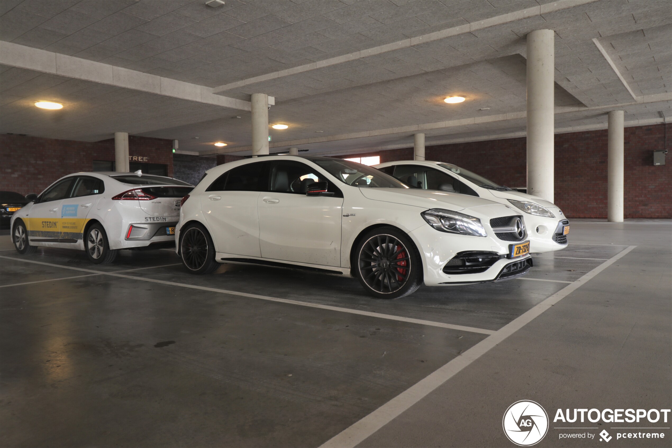 Mercedes-AMG A 45 W176 2015