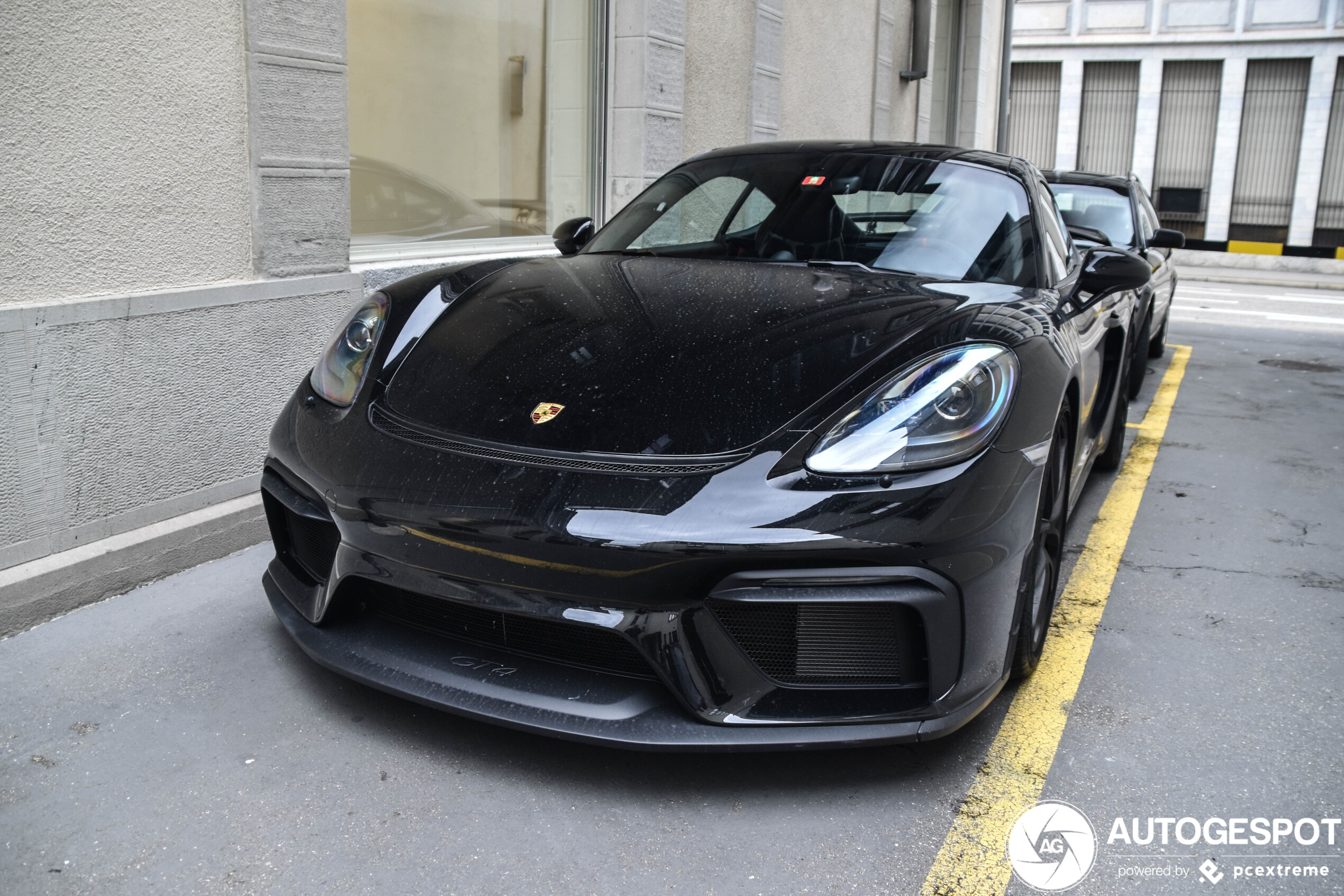 Porsche 718 Cayman GT4