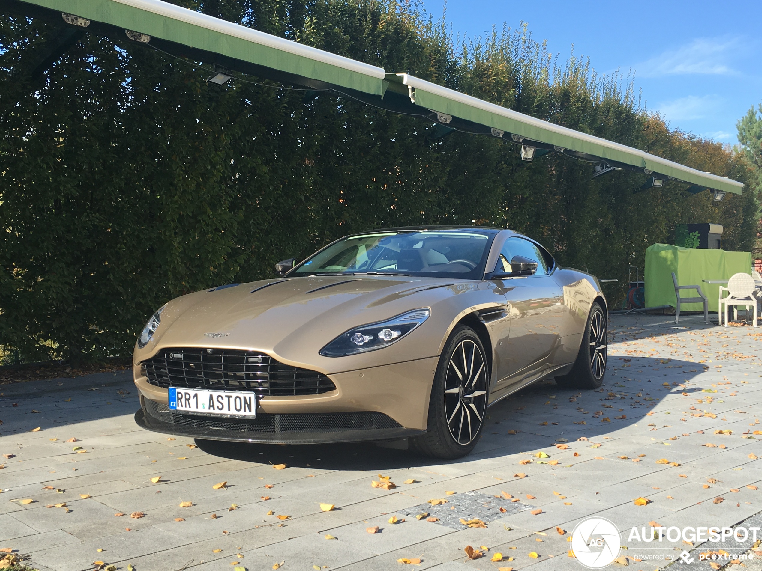 Aston Martin DB11