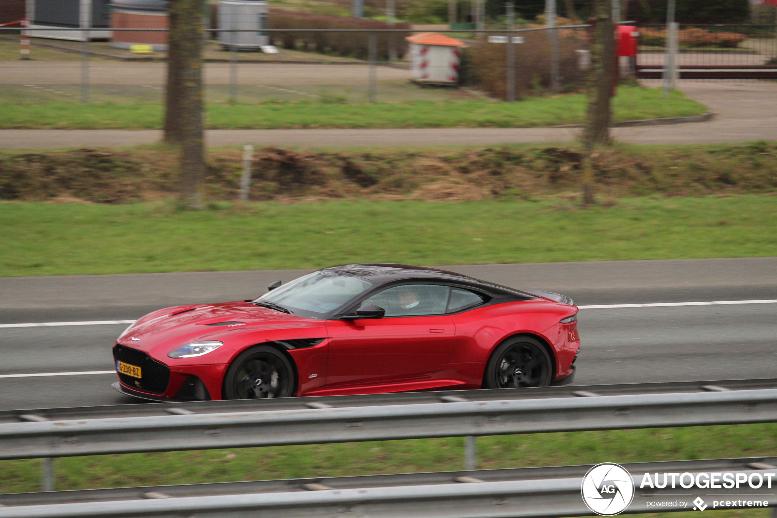 Aston Martin DBS Superleggera