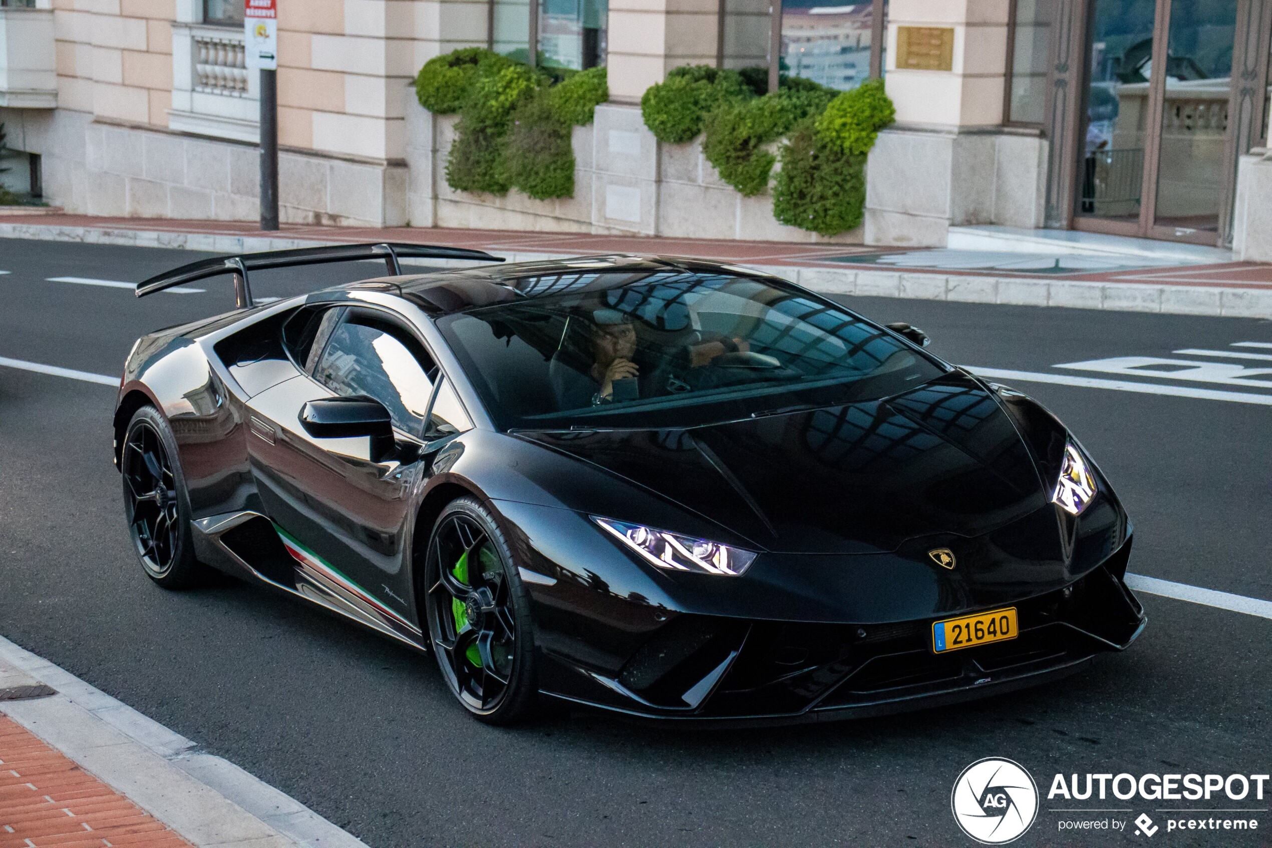 Lamborghini Huracán LP640-4 Performante