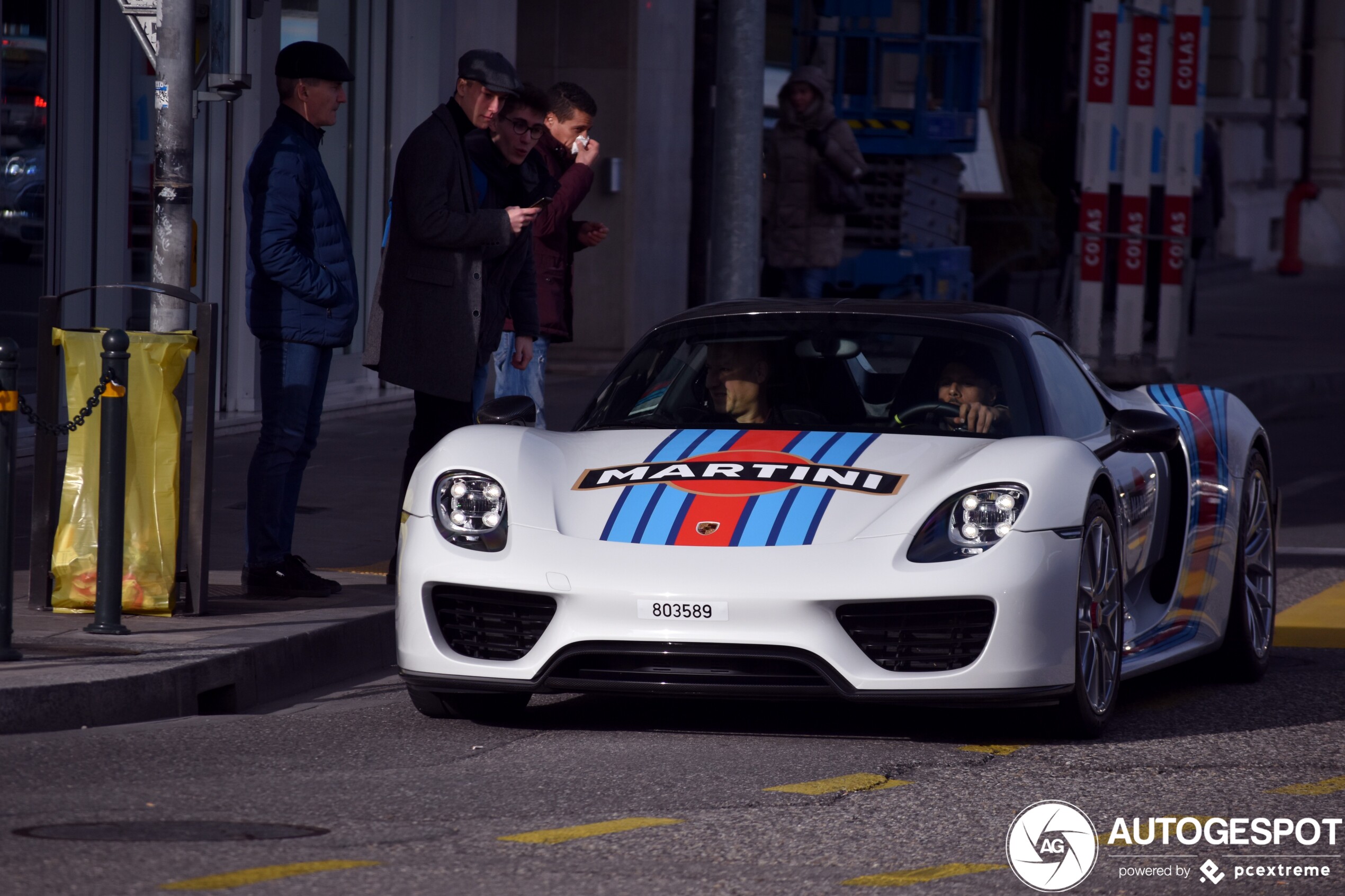 Porsche 918 Spyder Weissach Package