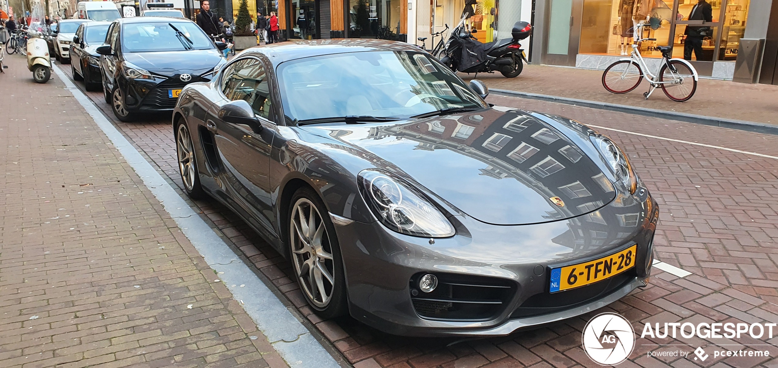 Porsche 981 Cayman S