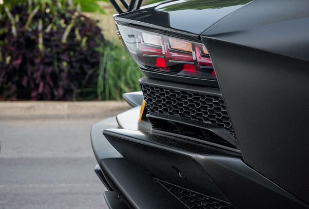 Lamborghini Aventador S LP740-4 Nero Design