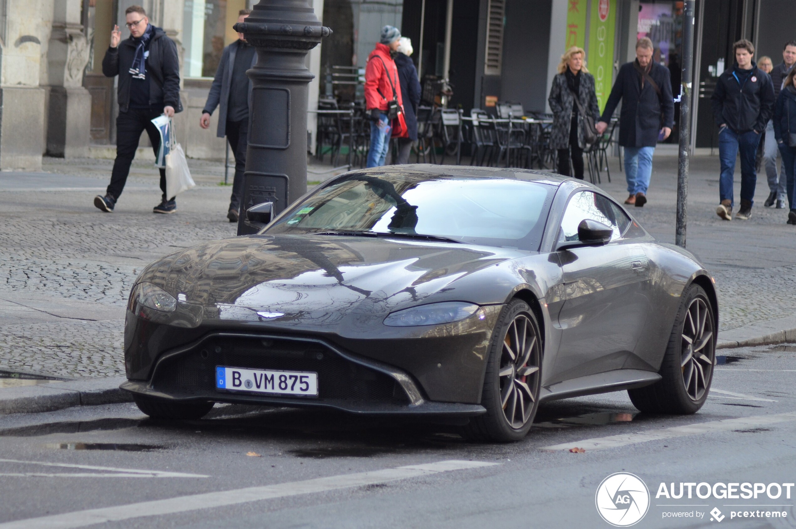 Aston Martin V8 Vantage 2018