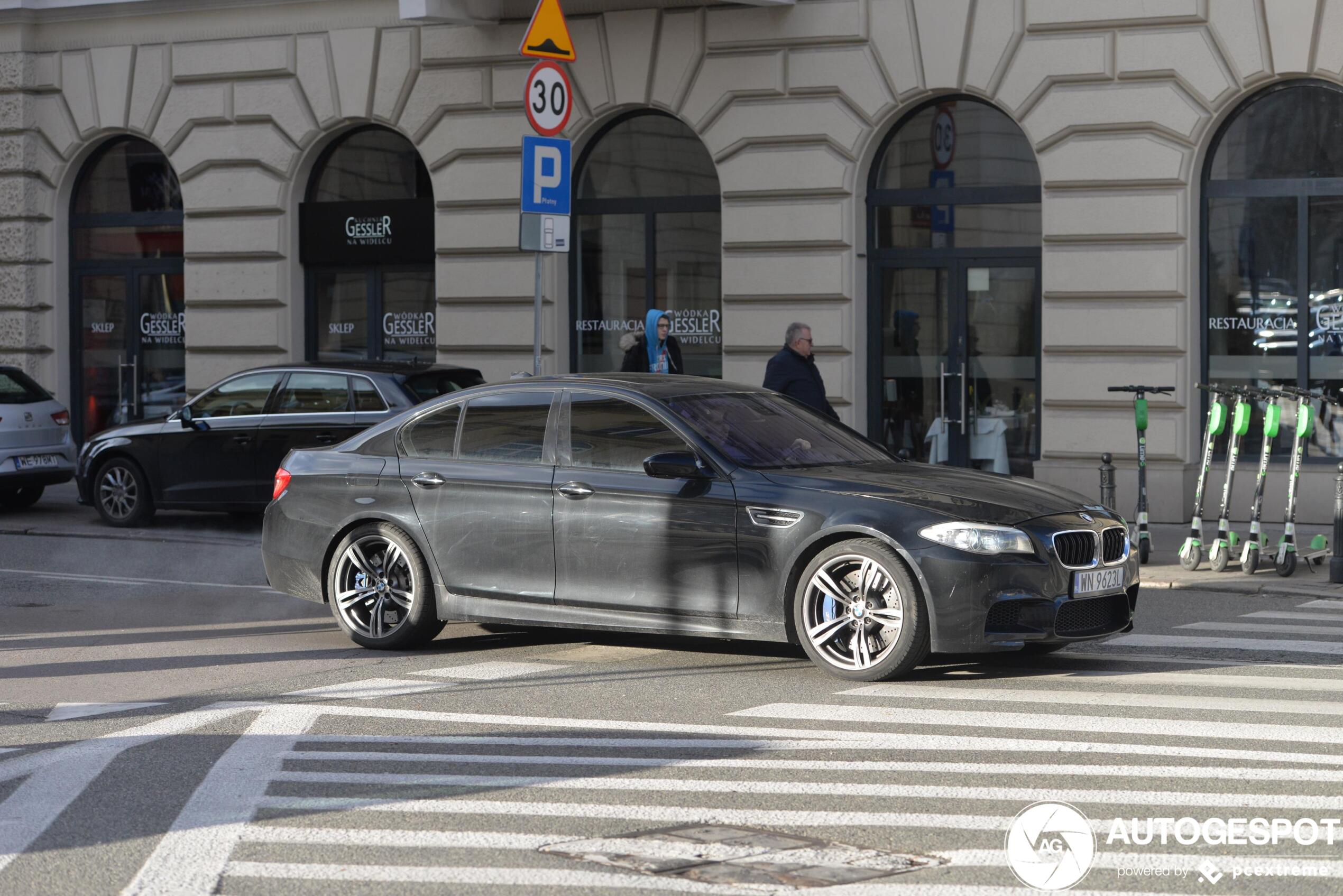 BMW M5 F10 2011