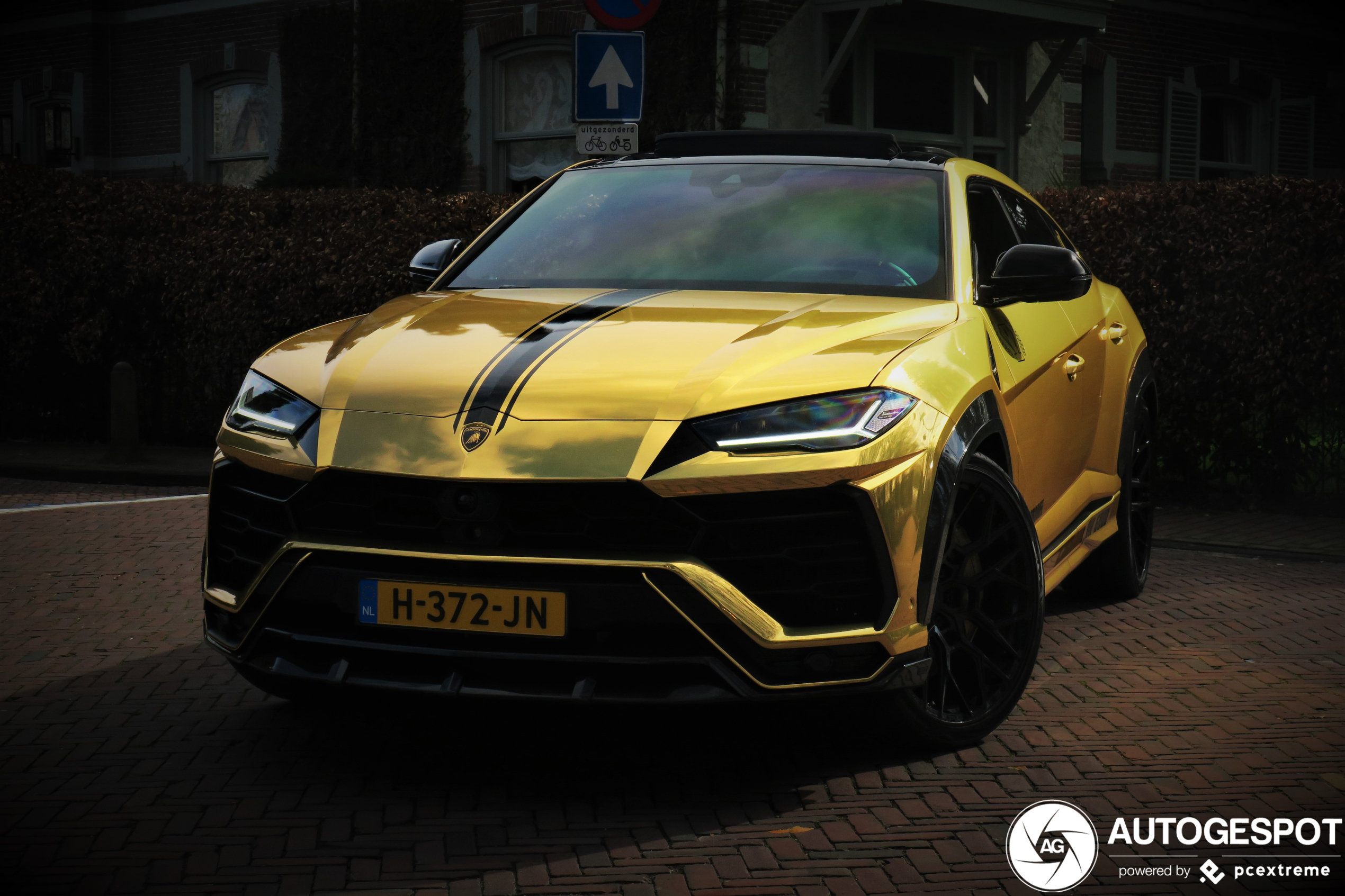 Lamborghini Urus Nero Design