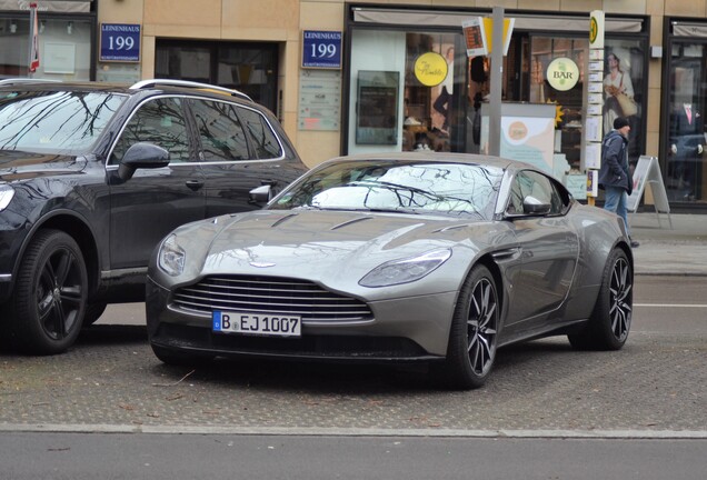 Aston Martin DB11