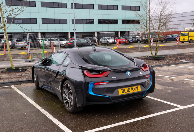 BMW i8