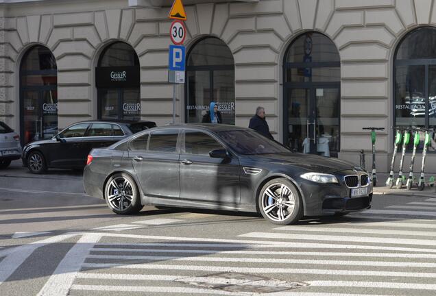 BMW M5 F10 2011