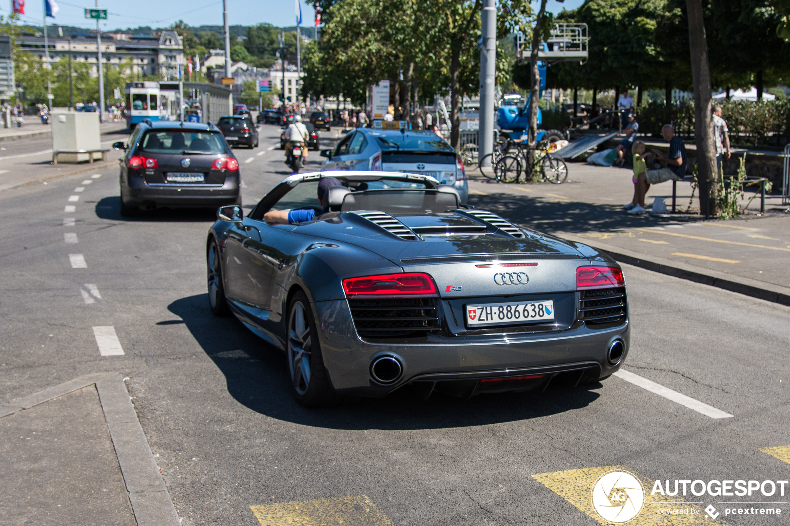 Audi R8 V10 Spyder 2013