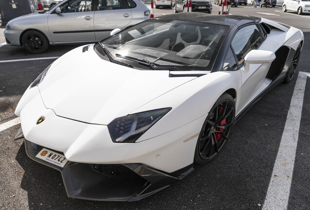 Lamborghini Aventador LP700-4 Roadster