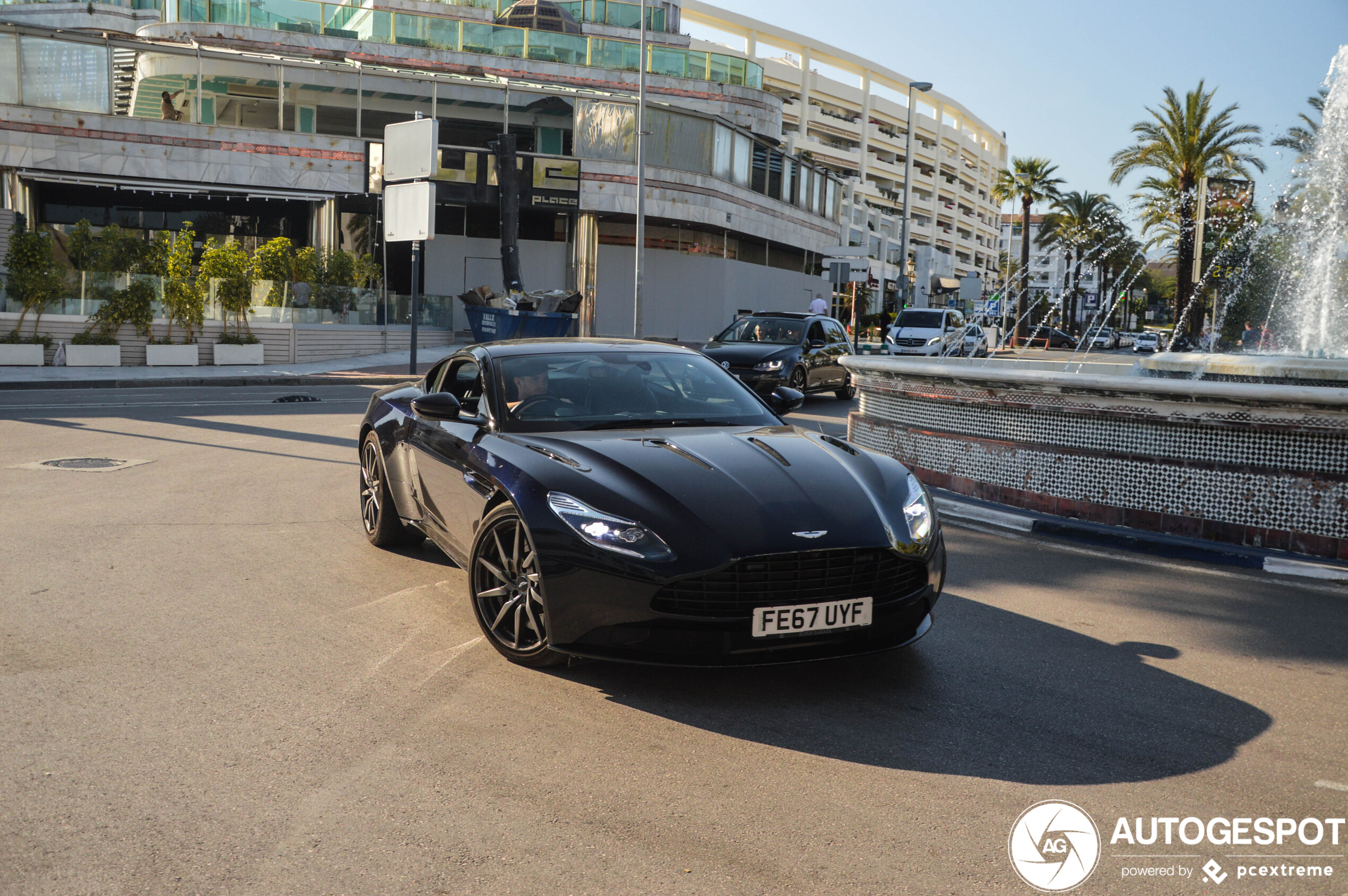 Aston Martin DB11