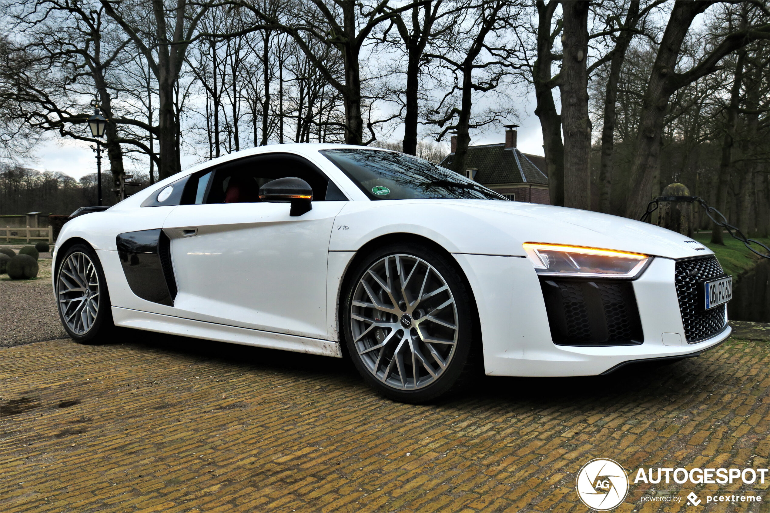 Audi R8 V10 Plus 2015