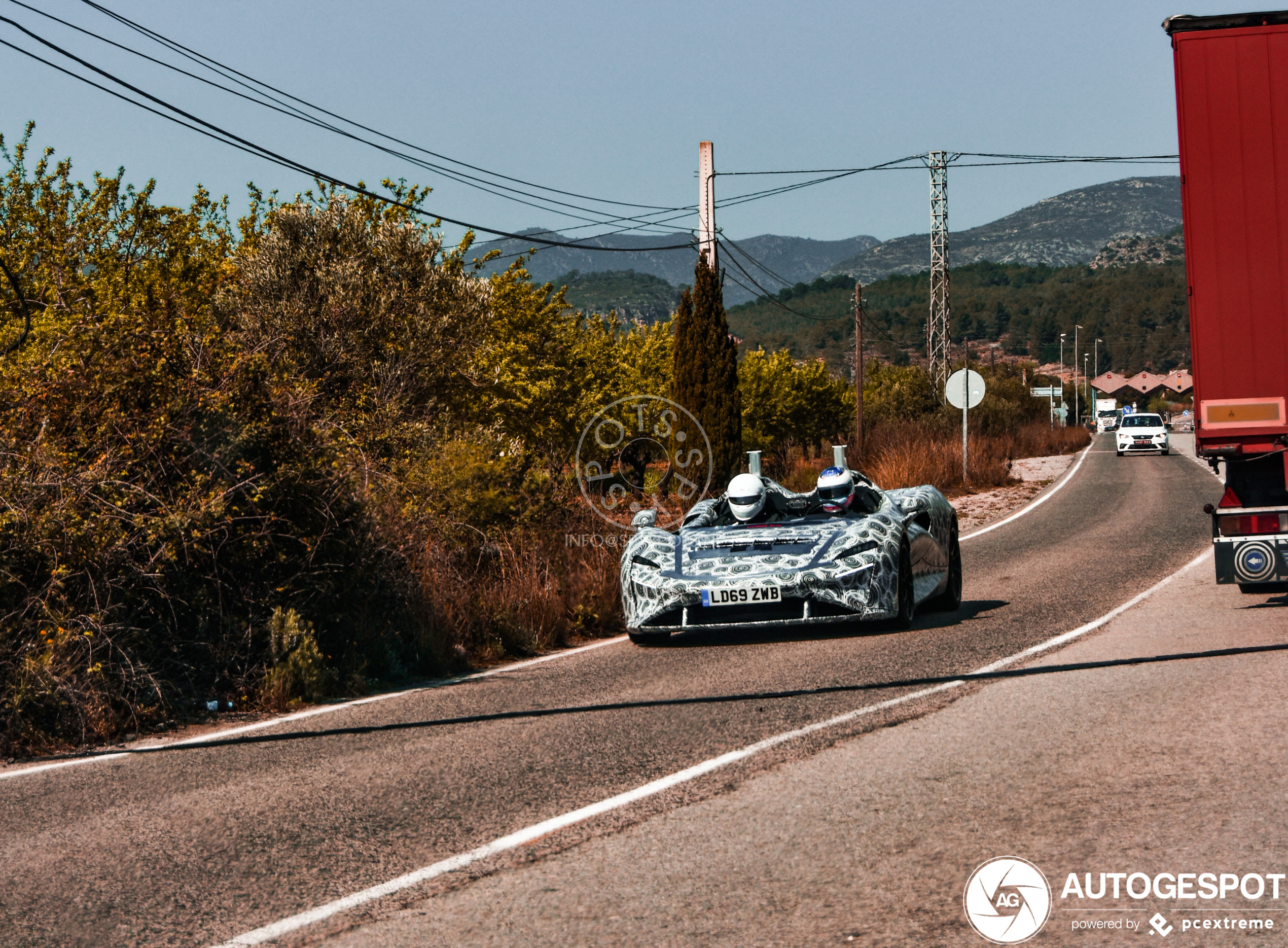 Gespot: pure sensatie in de McLaren Elva