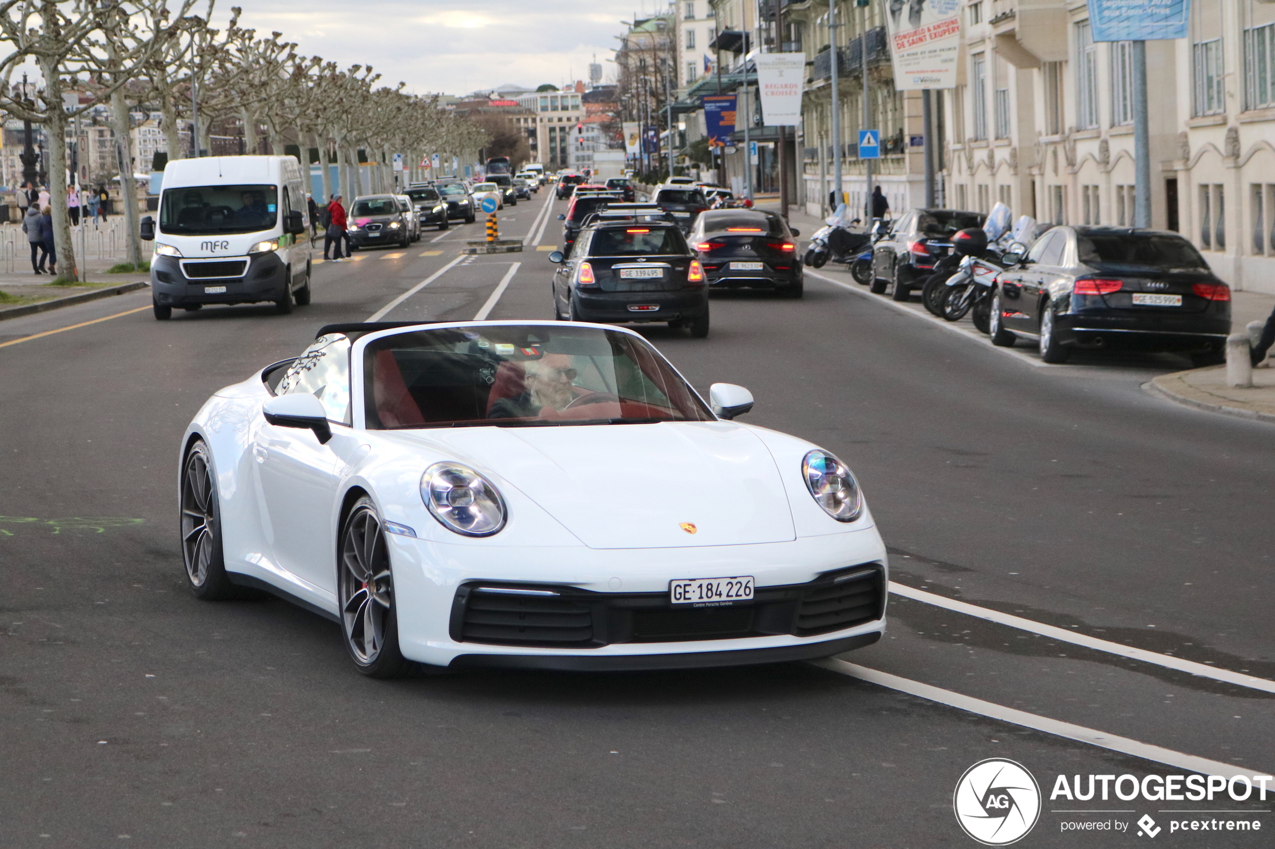 Porsche 992 Carrera 4S Cabriolet